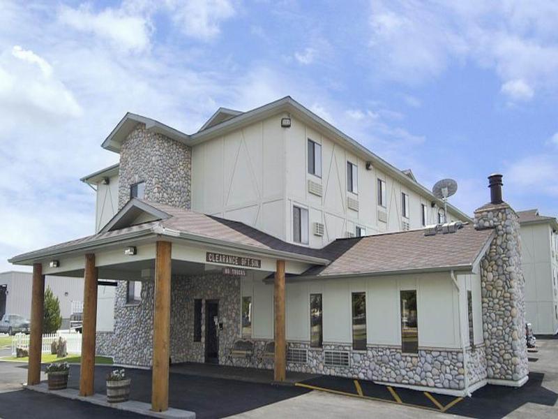 Super 8 By Wyndham Billings Hotel Exterior photo